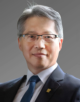 James C. Liao 